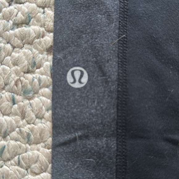 Lululemon Athletica Cropped Leggings - Picture 4 of 5